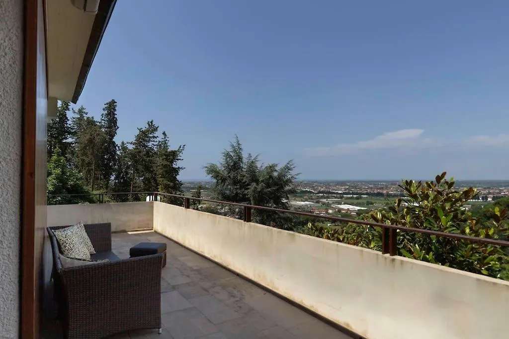 Villa Wright, Toscanaonehh Mommio