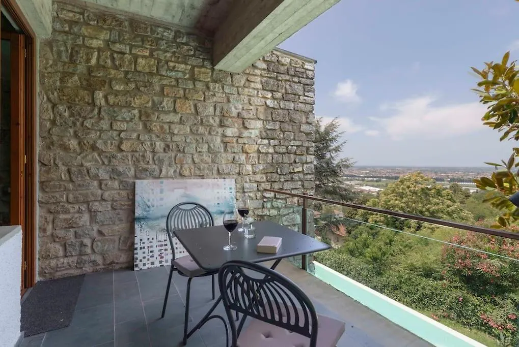 Villa Wright, Toscanaonehh Mommio 0*,